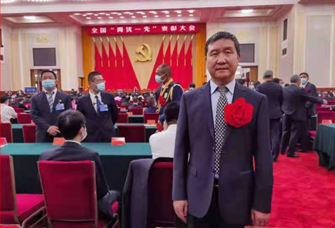 建黨百年，河北華清環(huán)境科技集團(tuán)黨總支被中共中央授予“全國先進(jìn)基層黨組織”稱號(hào)